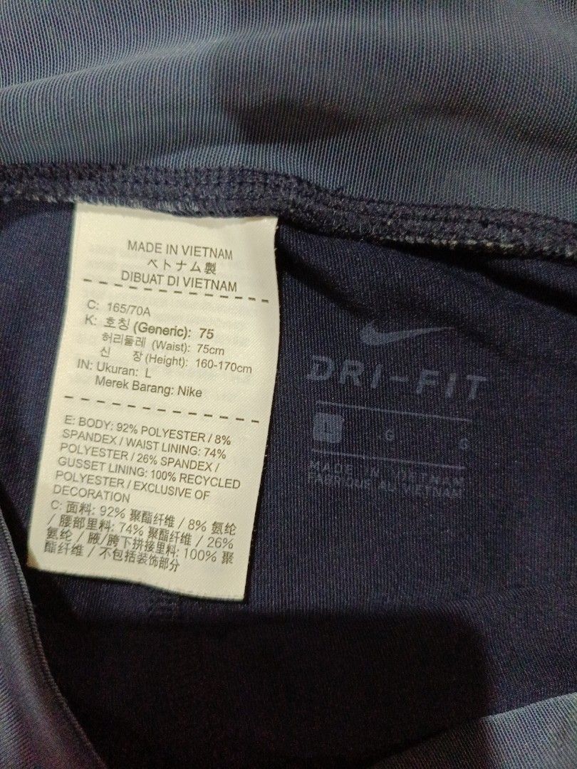 nike leggings (Category: Other Bottoms) located in Limay. Submitted by lisa_2318 (Listing ID 1465955242, Image 3). Description: .