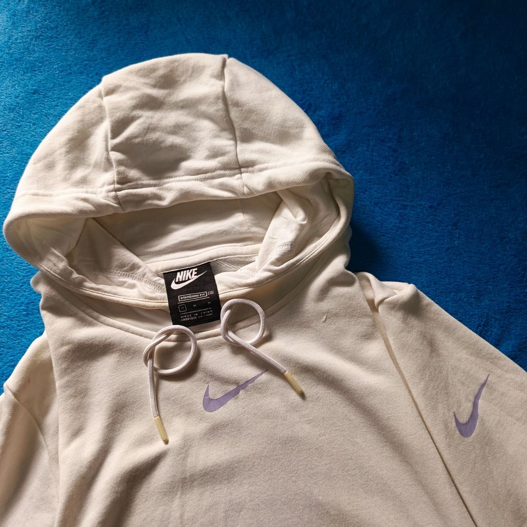 Nike Mid and Sleeve Swoosh (Category: Coats, Jackets and Outerwear) located in Antipolo. Submitted by juliane_thrift-declutters (Listing ID 1466130309, Image 3). Description: Nike Mid and Sleeve Swoosh Dimes: 25×21.5 Size: Medium on tag Best fit to Small to Medium • Minimal discoloration on Hoodie part • Printed Light Purple Swoosh • Complete Wash tags • Overall Condition: 9.3/10 * Color may vary due to lighting.