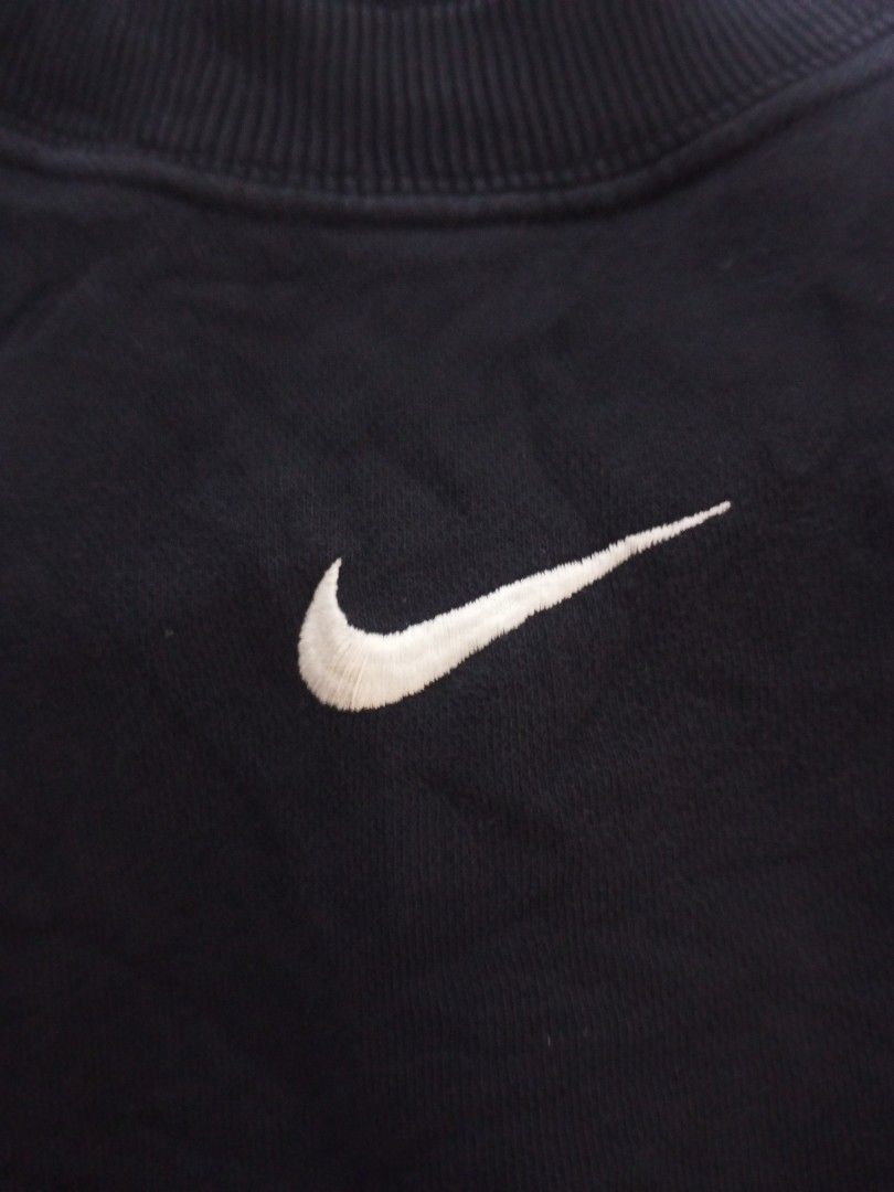 Nike mid swoosh (Category: Coats, Jackets and Outerwear) located in Manila. Submitted by pagatpatan59259 (Listing ID 1466022811, Image 3). Description: Nike mid swoosh Size: M on tag / Price: 850+SF.