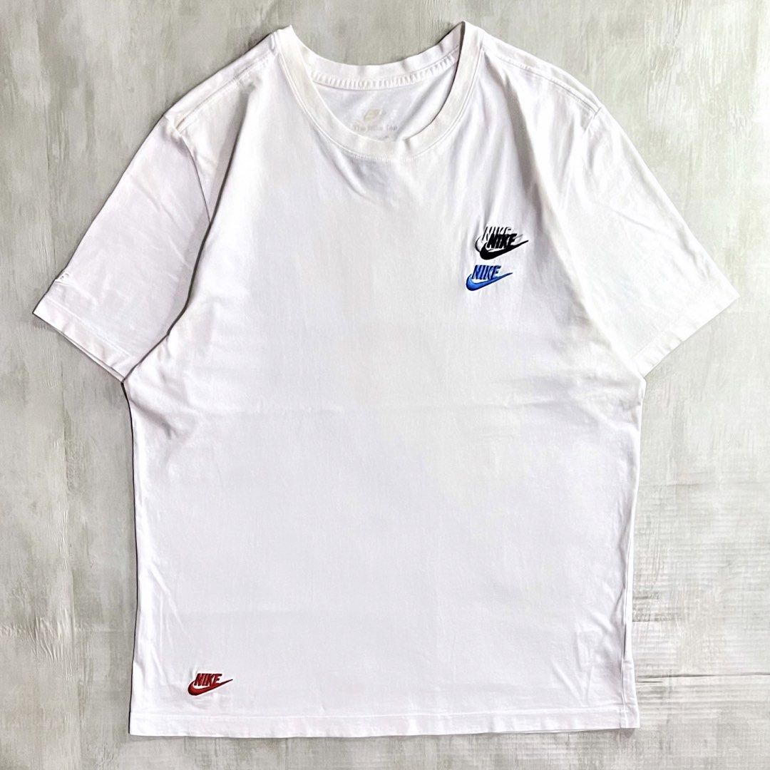 NIKE MULTIPLE SWOOSH (Category: Tshirts & Polo Shirts ) located in Manila. Submitted by rosejulieeen (Listing ID 1466138647, Image 1). Description: 🎱NIKE MULTIPLE SWOOSH •Size: XL •Dimes: W22 - L28 •Minor issue: small stain sa shoulder part, need wash lang ng zonrox(see comment section to view details) 📍Location: Baesa, Quezon City ⚠️ 𝐏𝐥𝐞𝐚𝐬𝐞 𝐝𝐨 𝐧𝐨𝐭 𝐨𝐫𝐝𝐞𝐫 𝐢𝐟 𝐲𝐨𝐮 𝐜𝐚𝐧𝐧𝐨𝐭 𝐩𝐚𝐲 𝐨𝐧 𝐭𝐢𝐦𝐞 ⚠️ 𝐏𝐚𝐲𝐦𝐞𝐧𝐭 𝟏𝐬𝐭. 𝐍�