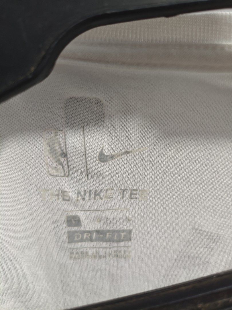 Nike NBA LeBron James LA Lakers Men Tshirt (Category: Activewear) located in Baguio. Submitted by cool_chic (Listing ID 1466025317, Image 2). Description: Nike Lakers Lebron James Men Tshirt Color Rate 9.5/10 Flaw Crack NBA Logo Complete Tags Dri Fit Cotton Tela Machine Washed Size XL Dimes 22 Width 28 Length Price P299.