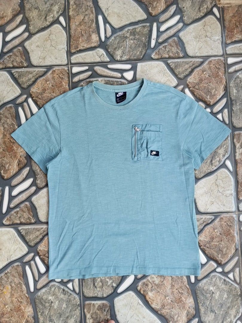 Nike pocket tee (Category: Activewear) located in Baggao. Submitted by thriftislife123 (Listing ID 1466035169, Image 2). Description: w:22 l:29 issue:none off/legit pm for more details.