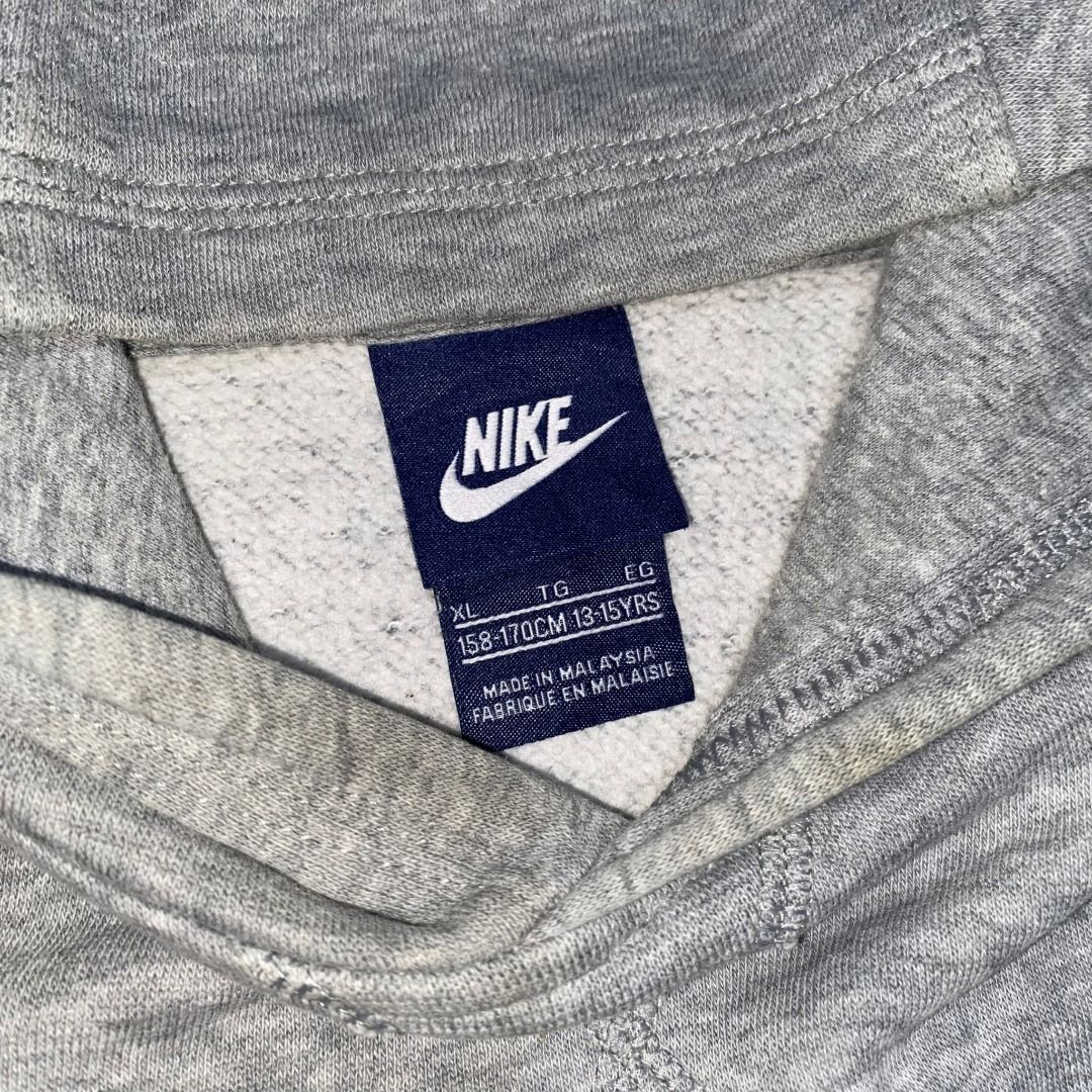 NIKE PULLOVER HOODIE (Category: Coats, Jackets and Outerwear) located in Quezon. Submitted by ejay.thrift.clothes (Listing ID 1466120136, Image 3). Description: XL 158-170CM 13-15YRS 21 X 25 NO ISSUE COLOR RATE: 910 EXCELLENT CONDITION FRESHLY WASHED, IRONED AND READY TO WEAR # 561.