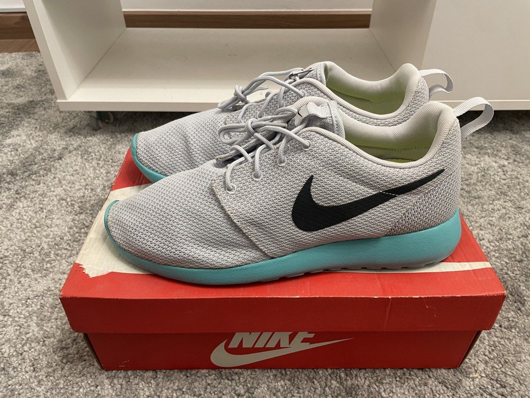 Nike Roshe Run Calypso 2014 (Category: Sneakers) located in Paranaque City. Submitted by sw00sh (Listing ID 1466095304, Image 2). Description: Brand new, deadstock with original box 2014 pair Size 11 US.