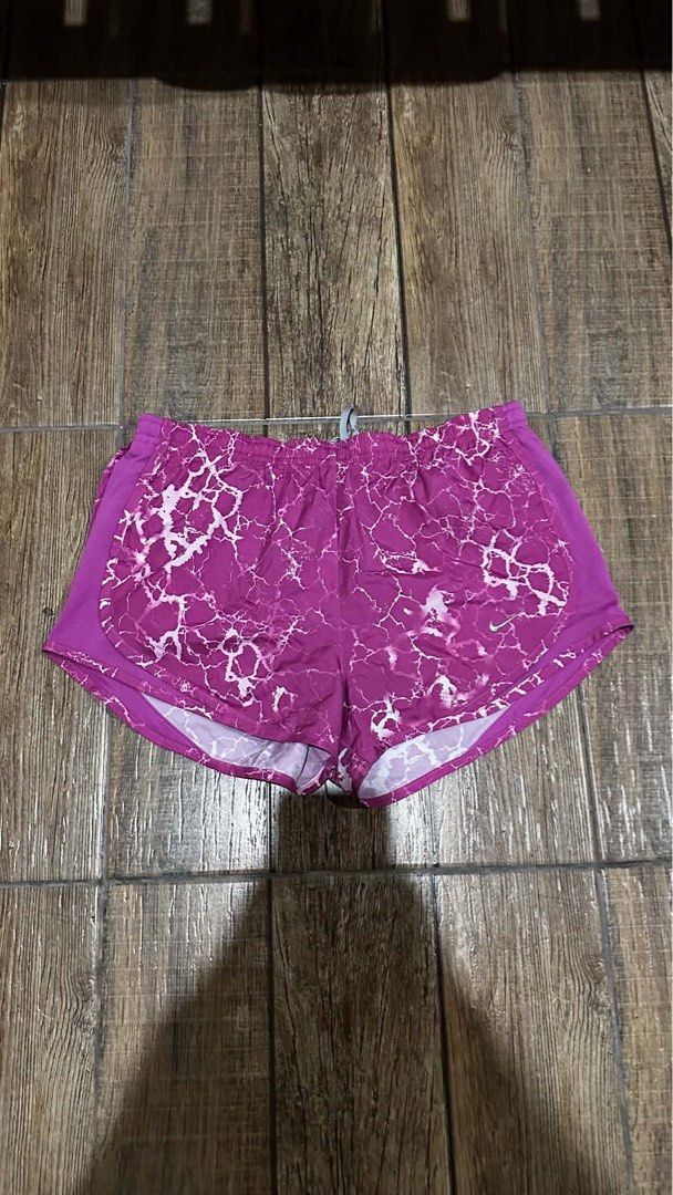 NIKE RUNNING SHORTS (Category: Shorts) located in Manila. Submitted by urban-vintage_2 (Listing ID 1466018261, Image 2). Description: ISSUE: NONE (NEED WASH) MOP :GCASH (NO COD) SHIP VIA: LALAMOVE & J&T LOCATION: PASIG CITY LENGTH: 10 WIDTH :28-34.