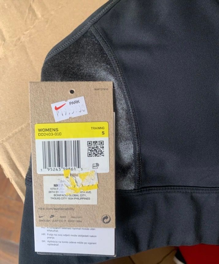 Nike Sportsbra Womens (Category: Undergarments & Loungewear) located in Valenzuela. Submitted by clickandshoppreloved (Listing ID 1466039148, Image 3). Description: Nike Sportsbra Black Womens SRP 1995 Sale Price 899 Onhand, Original Brandnew Small Ontag, (80cm | 155/80a).