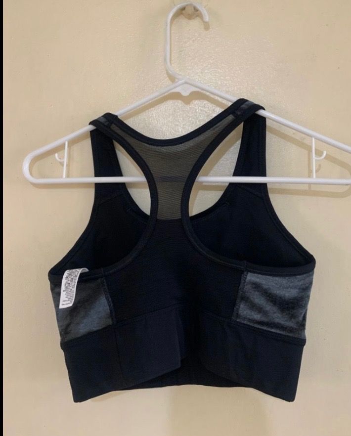 Nike Sportsbra Womens (Category: Undergarments & Loungewear) located in Valenzuela. Submitted by clickandshoppreloved (Listing ID 1466039148, Image 2). Description: Nike Sportsbra Black Womens SRP 1995 Sale Price 899 Onhand, Original Brandnew Small Ontag, (80cm | 155/80a).