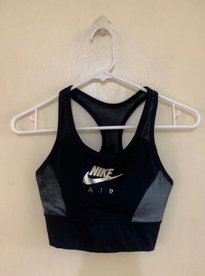 Nike Sportsbra Womens (Category: Undergarments & Loungewear) located in Valenzuela. Submitted by clickandshoppreloved (Listing ID 1466039148, Image 1). Description: Nike Sportsbra Black Womens SRP 1995 Sale Price 899 Onhand, Original Brandnew Small Ontag, (80cm | 155/80a).