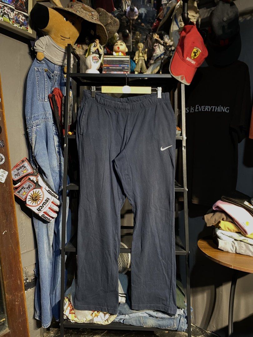 NIKE SWEATPANTS (BLUE) (Category: Joggers) located in San Pablo. Submitted by genesisllo24149 (Listing ID 1466046671, Image 2). Description: NIKE SWEATPANTS (BLUE) WAIST -> 32-38 LENGTH -> 39 THIGH -> 11.5 LEG OPENING -> 8.5 ISSUE -> FADED CONDITION -> GOOD DM TO PURCHASE 📥 DISCLAIMER: - Please manage your expectations, posted items are preloved, used & thrifted -Actual color may vary due to lighting -Flaker will be posted.