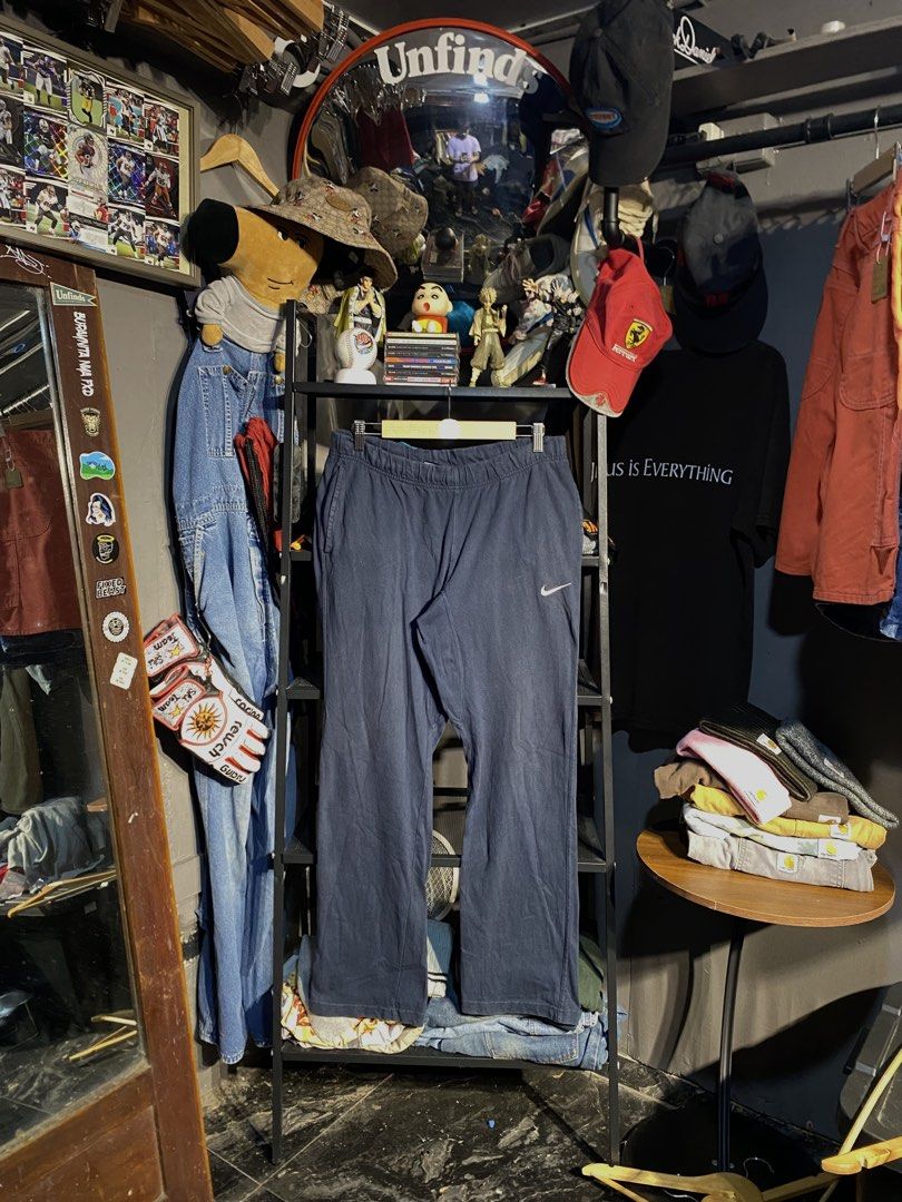 NIKE SWEATPANTS (BLUE) (Category: Joggers) located in San Pablo. Submitted by genesisllo24149 (Listing ID 1466046671, Image 1). Description: NIKE SWEATPANTS (BLUE) WAIST -> 32-38 LENGTH -> 39 THIGH -> 11.5 LEG OPENING -> 8.5 ISSUE -> FADED CONDITION -> GOOD DM TO PURCHASE 📥 DISCLAIMER: - Please manage your expectations, posted items are preloved, used & thrifted -Actual color may vary due to lighting -Flaker will be posted.