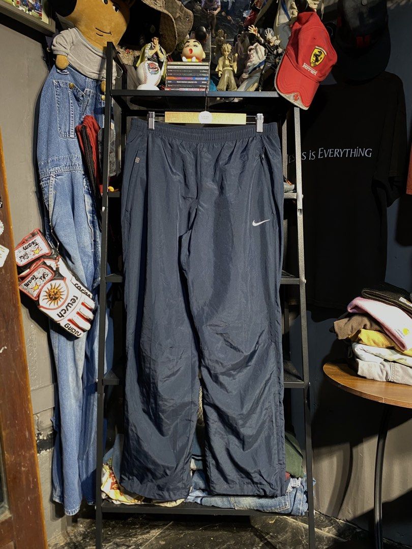 NIKE TRACKPANTS (Category: Joggers) located in San Pablo. Submitted by genesisllo24149 (Listing ID 1466047638, Image 2). Description: NIKE TRACKPANTS WAIST -> 32-36 LENGTH -> 39.5 THIGH -> 14 LEG OPENING -> 8.5 ISSUE -> NONE CONDITION -> EXCELLENT DM TO PURCHASE 📥 DISCLAIMER: - Please manage your expectations, posted items are preloved, used & thrifted -Actual color may vary due to lighting -Flaker will be posted.