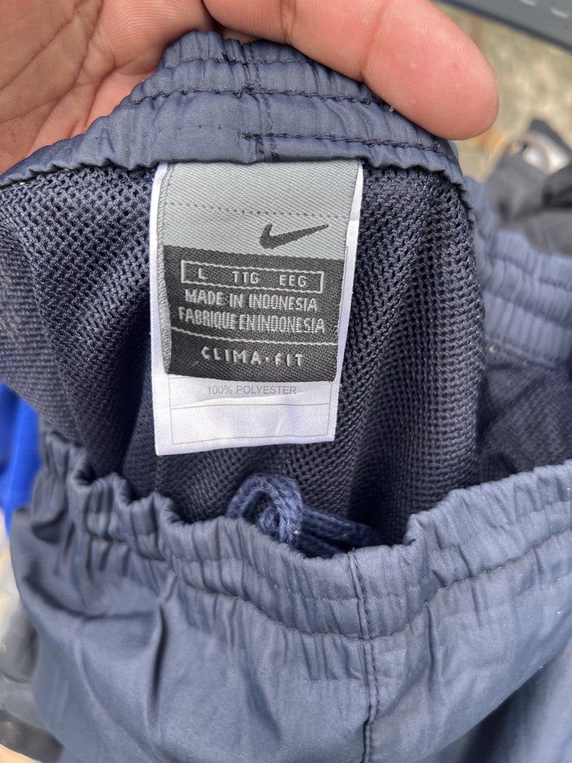Nike Trackpants (Category: Activewear) located in Manila. Submitted by jamesgrefi35527 (Listing ID 1466111720, Image 2). Description: Dm.