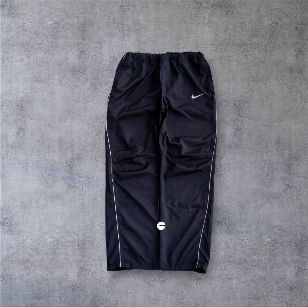 Nike Trackpants Embroidered Lightweight (Category: Activewear) located in Pasig City. Submitted by j.ownerss (Listing ID 1466035921, Image 2). Description: FOR SALE‼️ NIKE TRACKPANTS ‼️ ₱700 ONLY Lightweight material Logo Embroidered 2 pockets Condition: 9.5/10 Flaws: worn out garter only (drawstrings to support) Waistline: 20-39 Length: 41 Hem: 8.5 Pickup: Allegra Garden Place Pasig Delivery via Lalamove or J&T courier, strictly payment first th