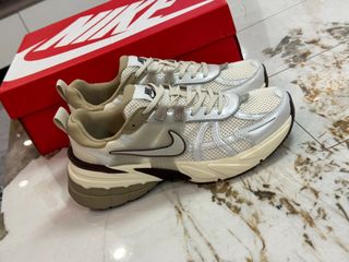 (Category: ) located in . Submitted by sell0ra_fashion (Listing ID 1465970279, Image 1). Description: .