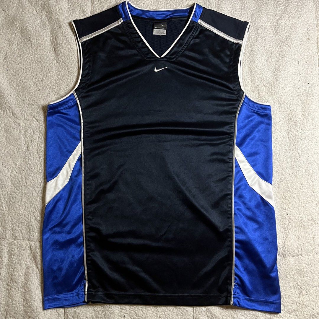 Nike vintage tank top (Category: Activewear) located in Coron. Submitted by tr1p2thr1ft (Listing ID 1465977139, Image 1). Description: 22.5 by 29 Best fit Xl As new condition No issue Juan Miguel Mondejar (fb acc).