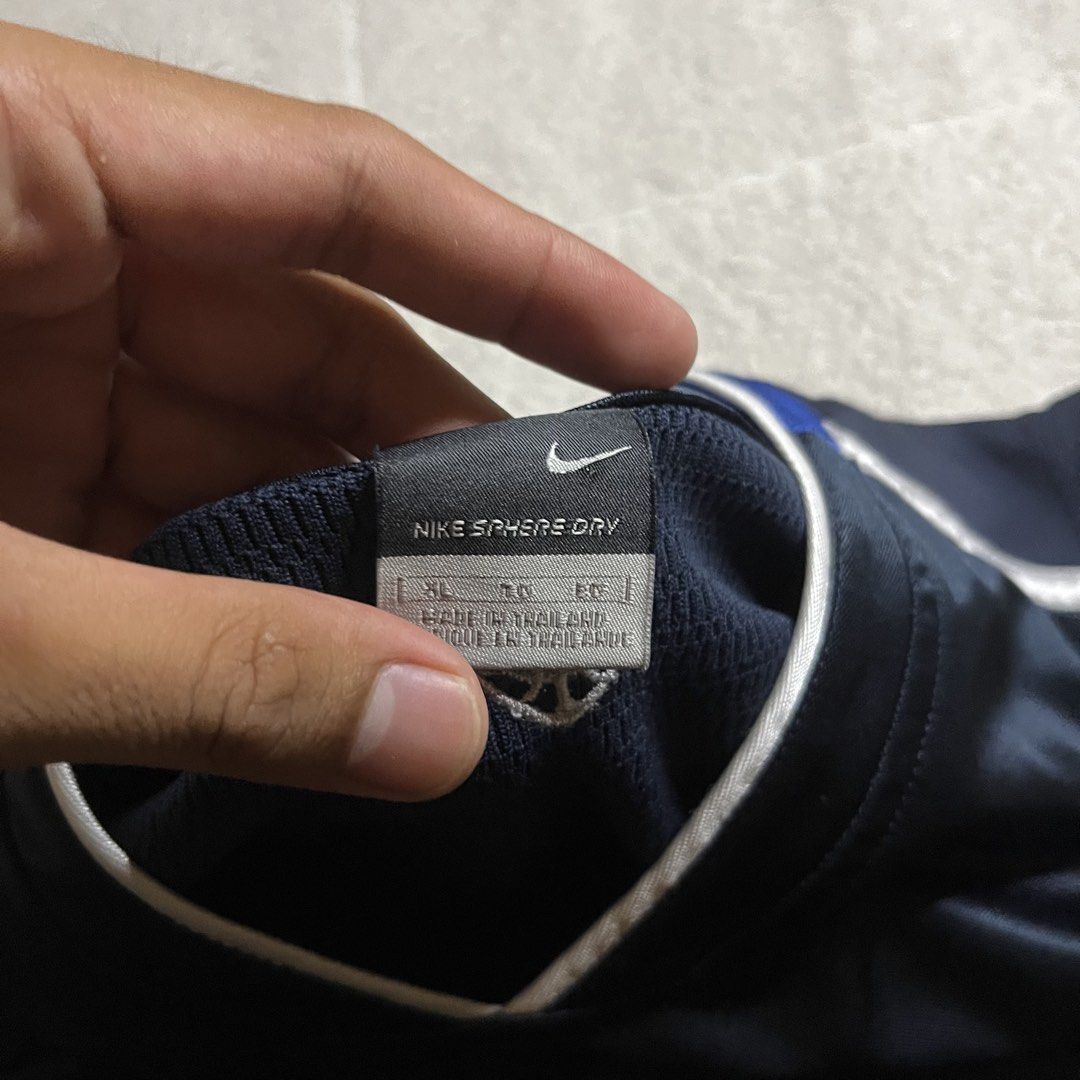 Nike vintage tank top (Category: Activewear) located in Coron. Submitted by tr1p2thr1ft (Listing ID 1465977139, Image 3). Description: 22.5 by 29 Best fit Xl As new condition No issue Juan Miguel Mondejar (fb acc).