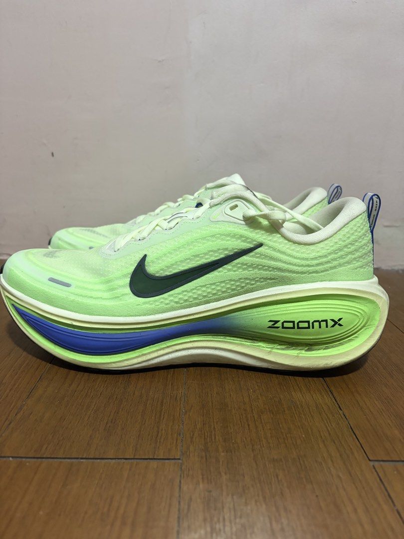 Nike Vomero Plus (Category: Sneakers) located in Manila. Submitted by ak1977 (Listing ID 1466074405, Image 1). Description: Guaranteed original and legit! With og box. Used 3x only, nalalambutan ako. US SIZE 10.5 (28.5 cms) Slightly negotiable. Cavite area..