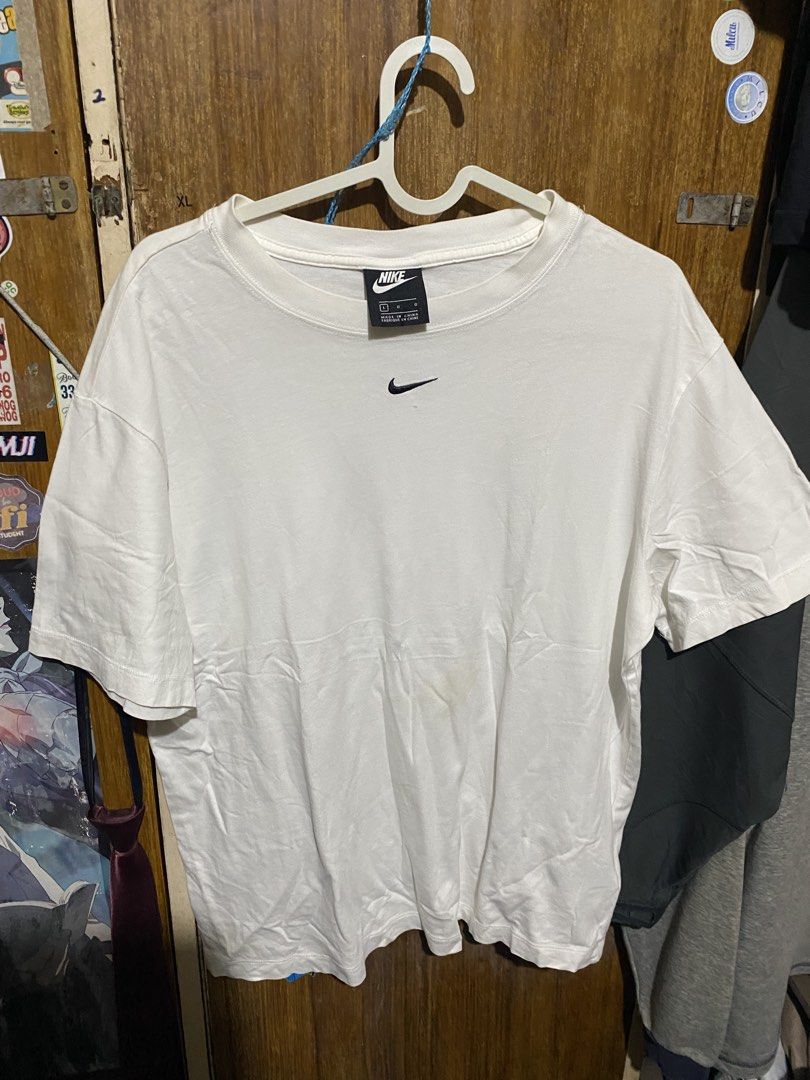 Nike White Tee Size L (Category: Shirts) located in Imus. Submitted by frootiloots4103 (Listing ID 1466038938, Image 1). Description: - Brand: Nike - Color: White with black embroidered swoosh - Size: L (check measurements before buying) - Fit: Relaxed fit, crew neck, short sleeves - Origin: Made in China - Condition/Use: Great basic tee for daily casual wear OPEN FOR NEGO (best if aspack) 📍Imus, Cavite 4103 Can do meetups within Imus Area 🚚 J&