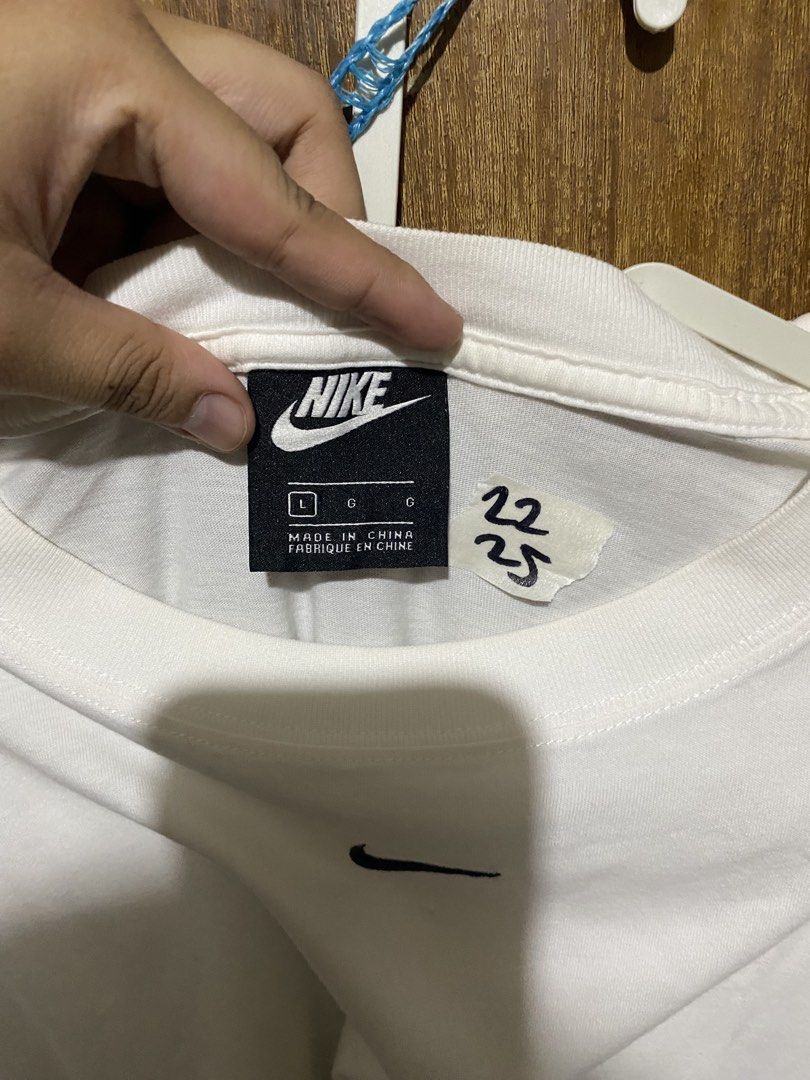 Nike White Tee Size L (Category: Shirts) located in Imus. Submitted by frootiloots4103 (Listing ID 1466038938, Image 2). Description: - Brand: Nike - Color: White with black embroidered swoosh - Size: L (check measurements before buying) - Fit: Relaxed fit, crew neck, short sleeves - Origin: Made in China - Condition/Use: Great basic tee for daily casual wear OPEN FOR NEGO (best if aspack) 📍Imus, Cavite 4103 Can do meetups within Imus Area 🚚 J&
