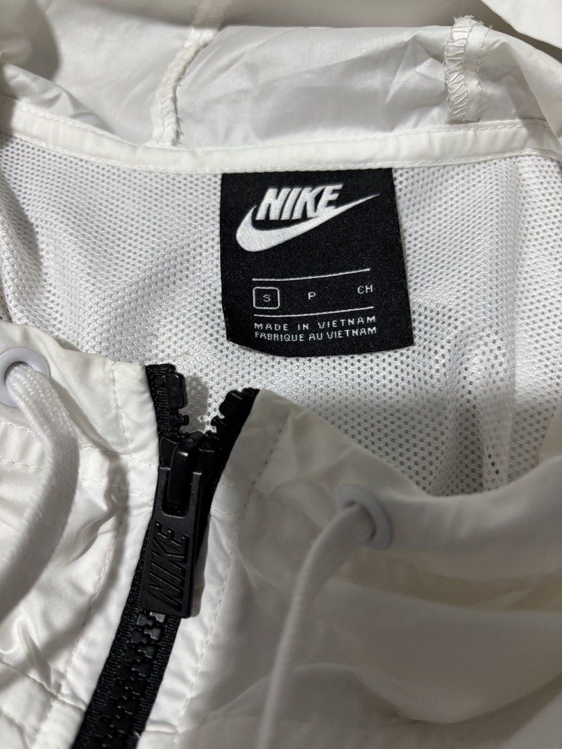 Nike windbreaker (Category: Hoodies) located in Davao. Submitted by hippiehappy420 (Listing ID 1466051549, Image 2). Description: Nike windbreaker Small Very good condition Washed and sanitized ship nationwide Negotiable price Visit my listings for more affordable clothings! Shirt Pants Shorts Caps Bags Jogger Blouse Jeans Hoodies Accessories Etc..
