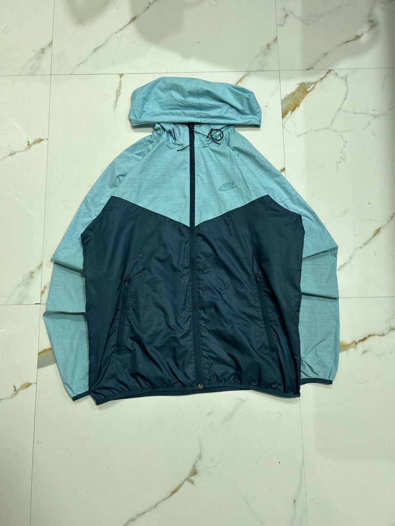 Nike Windrunner Jacket (Category: Coats, Jackets and Outerwear) located in Cebu City. Submitted by judetalandron7 (Listing ID 1466066228, Image 1). Description: Size M-L Need deep wash.
