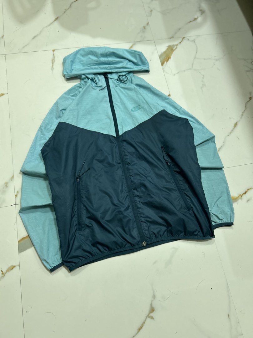 Nike Windrunner Jacket (Category: Coats, Jackets and Outerwear) located in Cebu City. Submitted by judetalandron7 (Listing ID 1466066228, Image 3). Description: Size M-L Need deep wash.