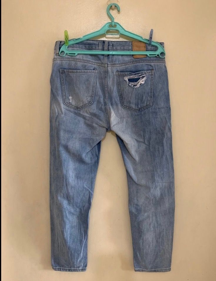 Nikisix Ripped Jeans Womens (Category: Jeans) located in Valenzuela. Submitted by clickandshoppreloved (Listing ID 1466009652, Image 2). Description: Nikisix Ripped Jeans Womens Onhand, Original Waist : 33in Height: 36 Color : Blue (Excellent Condition, Good As New).