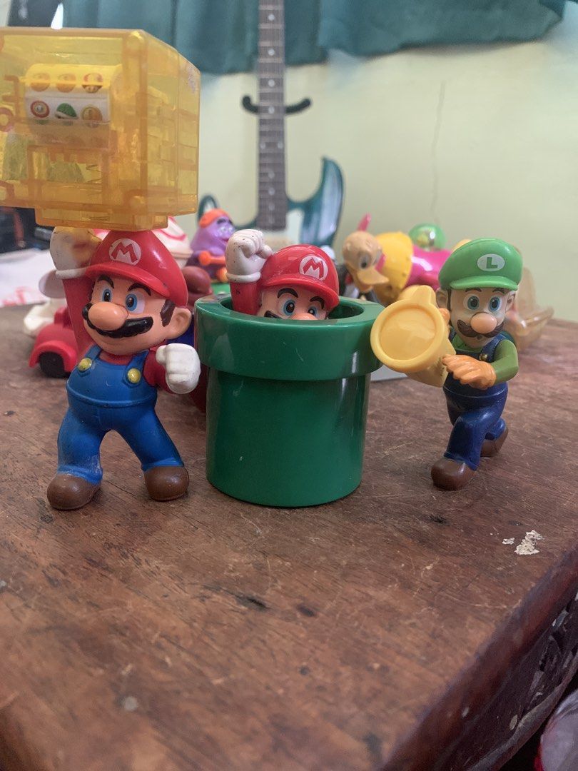 Nintendo Super Mario Bros Luigi Pipe Figures Set (Category: Figurines & Statues) located in Makati City. Submitted by emenem.m (Listing ID 1465974914, Image 1). Description: 100 each 250 take all.