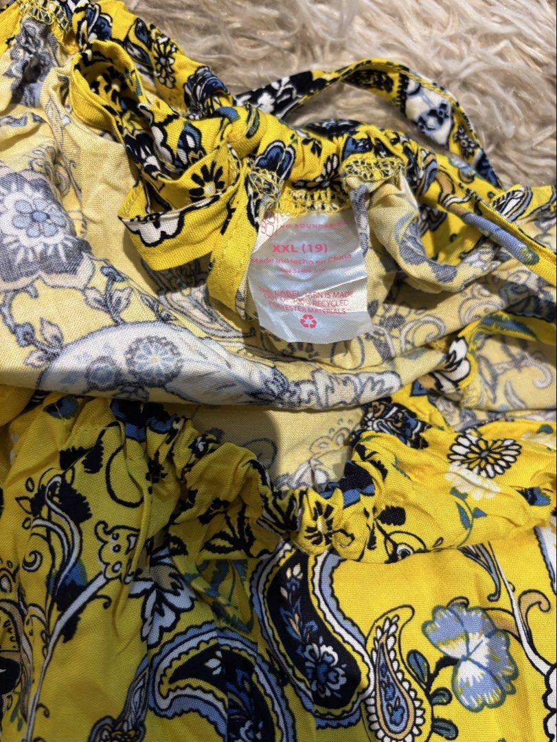 No boundaries top (Category: Sleeveless) located in Quezon City. Submitted by swift_kenjie (Listing ID 1465954388, Image 3). Description: ✨ BRANDNEW Y2K-INSPIRED TOP/DRESS ✨ 💛 NO BOUNDARIES 📌 Size: XXL — best fit L to XL ✨ Brandnew / never used 🌼 Super cute yellow paisley floral print 🎀 Adjustable spaghetti straps 💫 Flowy & flattering fit 🔥 Perfect for casual, beach, summer & Y2K-inspired OOTD!.