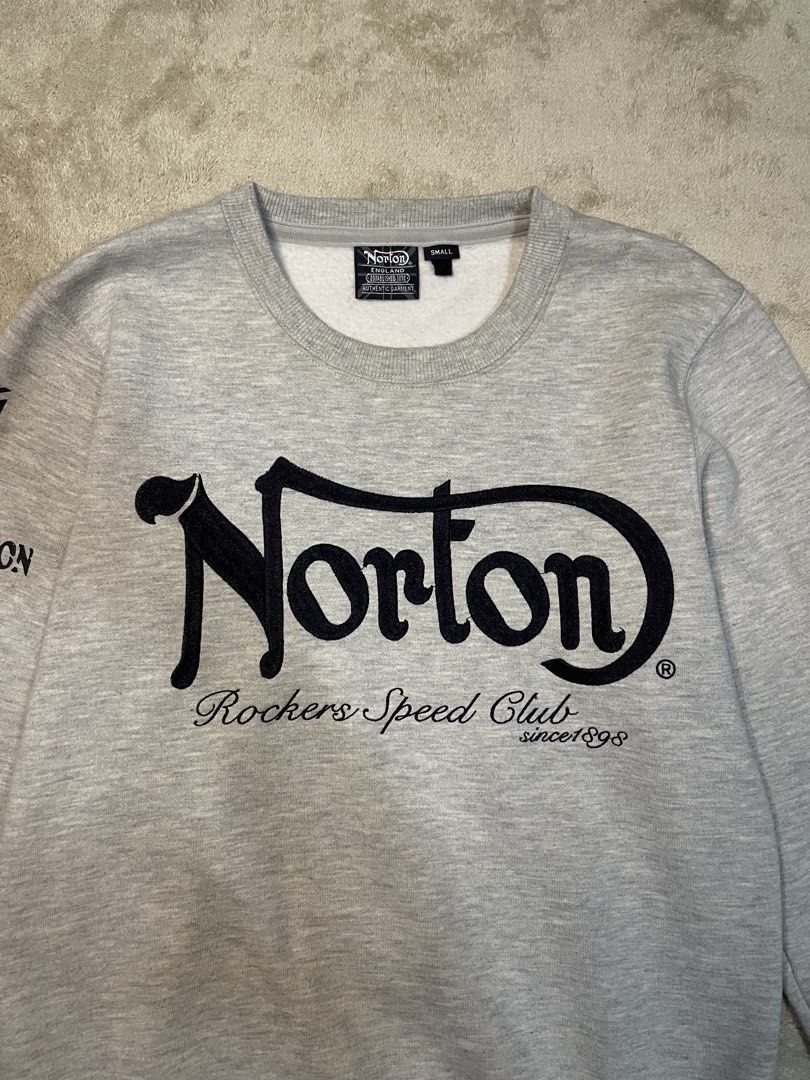 Norton Motorcycles crewneck sweatshirt (Category: Activewear) located in Bacoor. Submitted by southhustlaaaaa (Listing ID 1466114573, Image 2). Description: Norton Motorcycles crewneck sweatshirt size:small on tag length: 26 inches width: 19 inches issue:none❌ excellent condition .