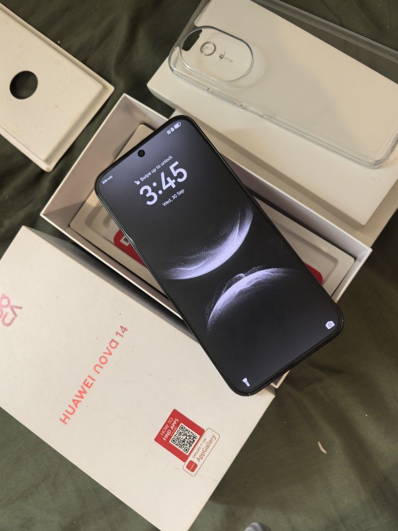 Nova 14 (Category: Huawei) located in Muntinlupa City. Submitted by blessed_ming.ph (Listing ID 1466155382, Image 3). Description: Almost new Nova 14 Black 256 gb.