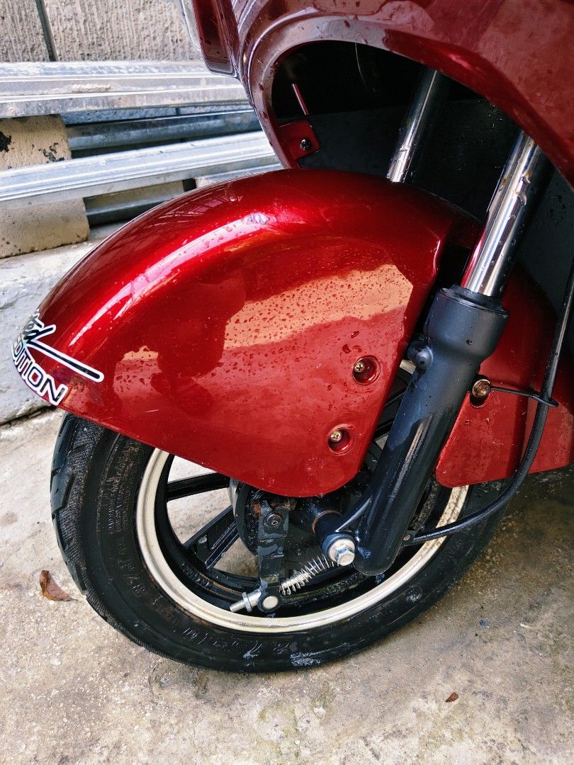 Nwow erv 2 (Category: Motorbikes for Sale) located in Malabon City. Submitted by haileysmit70567 (Listing ID 1465957913, Image 3). Description: 29,8 nlng kaka1yr plng 2025 model last yr lng bnli bgsak price Bought for 43,000 but selling 29,8 nlng Complete with orig charger, orig keys. The NWOW ERV2 is a 3-wheel electric scooter designed for daily commuting, featuring a 48V/20Ah lead-acid battery, 350W differential motor, and a 60-70 km range. It 