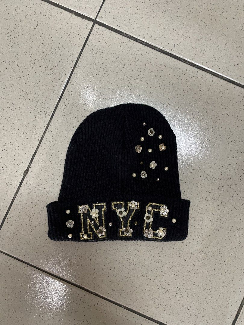 Nyc beanie (Category: Coats, Jackets and Outerwear) located in Lucena. Submitted by riyizthriftz (Listing ID 1465954640, Image 1). Description: Nyc beanie Good condition Color rate 9.5/10 One size fits all.