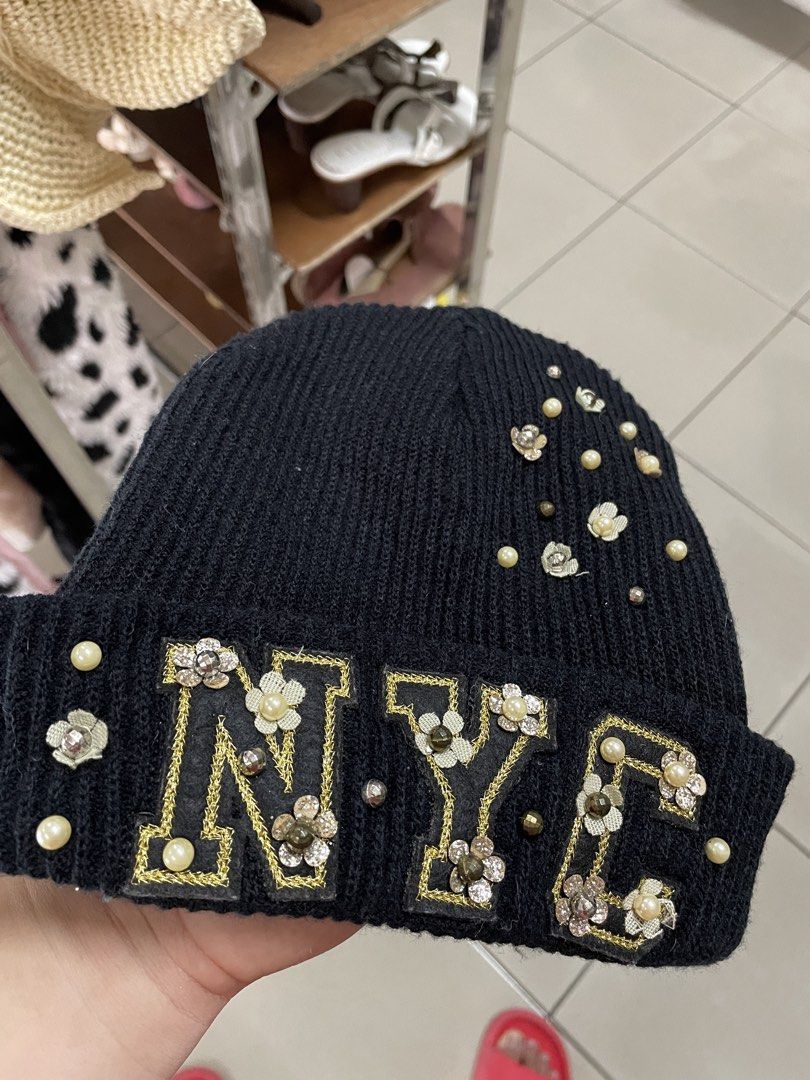 Nyc beanie (Category: Coats, Jackets and Outerwear) located in Lucena. Submitted by riyizthriftz (Listing ID 1465954640, Image 2). Description: Nyc beanie Good condition Color rate 9.5/10 One size fits all.
