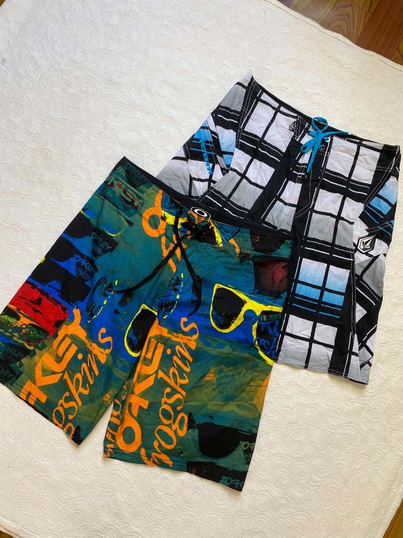 Oakley & volcom board short (Category: Activewear) located in Tarlac. Submitted by dinnuh4e (Listing ID 1466043148, Image 1). Description: aspack 1500 split volcom 600 Oakley 950.
