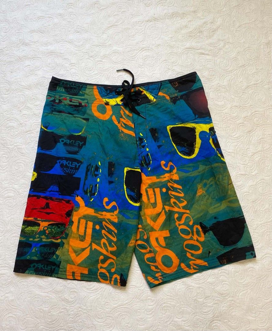 Oakley board shorts (Category: Activewear) located in Tarlac. Submitted by dinnuh4e (Listing ID 1466043167, Image 1). Description: Oakley boardshort waist 34 length 21 Lo 12 issue: none .