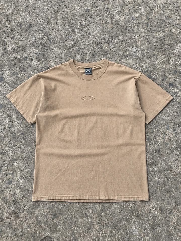 OAKLEY SOFTWARE VINTAGE 3D CENTER SKULL (Category: Tshirts & Polo Shirts ) located in Paranaque City. Submitted by thrift-matters (Listing ID 1466038953, Image 2). Description: - Medium Fit - Very Good Condition - Sign Of Usage - Complete Tags (Software Tag) .