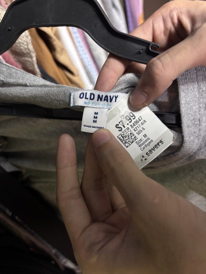 old navy cardigan (Category: Coats, Jackets and Outerwear) located in Pila. Submitted by isabelasthriftclothes (Listing ID 1466095548, Image 2). Description: .