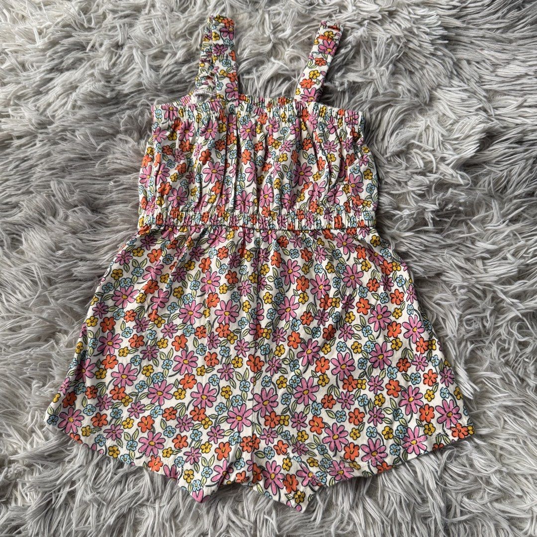 Old Navy Floral Sleeveless Romper with Snap Crotch (Category: Babies & Kids Fashion) located in Valenzuela. Submitted by itshanaaaaa_ (Listing ID 1466083521, Image 2). Description: Old Navy ♡ Floral Sleeveless Romper with Snap Crotch CODE: FC002 SIZE: 2T on tag CONDITION: 9/10 ₱150 MINE + CODE ♡ — Once yours, please fill out the order form to proceed. — NO CANCELLATION once claimed. — PAYMENT FIRST • NO COD MOP: GCash • MariBank • Maya • GoTyme •