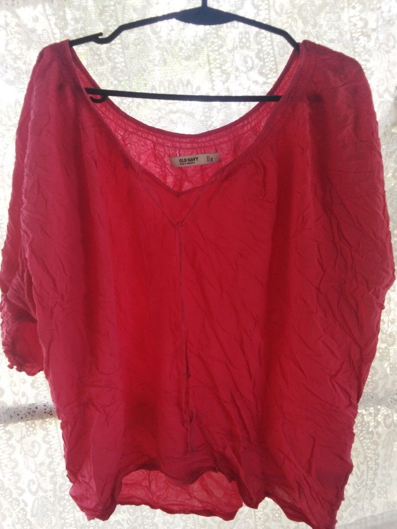 Old Navy Red Blouse Size S (Category: Blouses) located in Alaminos. Submitted by dangpreloved01 (Listing ID 1465962907, Image 1). Description: small in tag pwede hngng large .