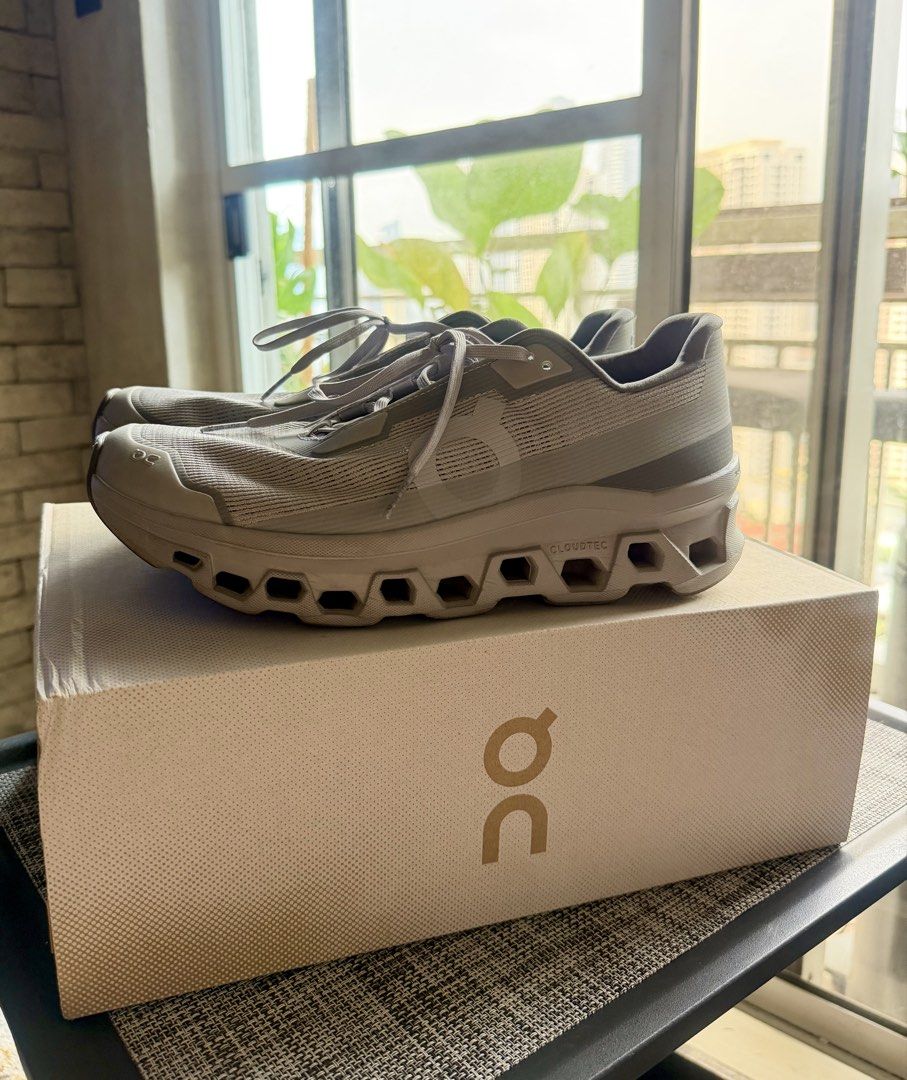 ON Cloudmonster Void - Alloy/Glacier (Category: Casual Shoes) located in Pasig City. Submitted by ryanlim1515 (Listing ID 1465996282, Image 1). Description: ON Cloudmonster Void – Alloy / Glacier 📌 Color: Alloy / Glacier 📌 Size: US 9 ; EU 42.5 📌 Condition: Like new 📌 With original box: Yes ✨ Details: * Authentic ON Cloudmonster Void * Colorway: Alloy / Glacier * Max-cushioned CloudTec® platform * Helion™ superfoam for responsive cushioning * 