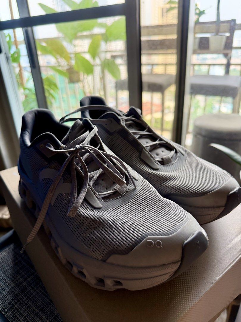 ON Cloudmonster Void - Alloy/Glacier (Category: Casual Shoes) located in Pasig City. Submitted by ryanlim1515 (Listing ID 1465996282, Image 2). Description: ON Cloudmonster Void – Alloy / Glacier 📌 Color: Alloy / Glacier 📌 Size: US 9 ; EU 42.5 📌 Condition: Like new 📌 With original box: Yes ✨ Details: * Authentic ON Cloudmonster Void * Colorway: Alloy / Glacier * Max-cushioned CloudTec® platform * Helion™ superfoam for responsive cushioning * 
