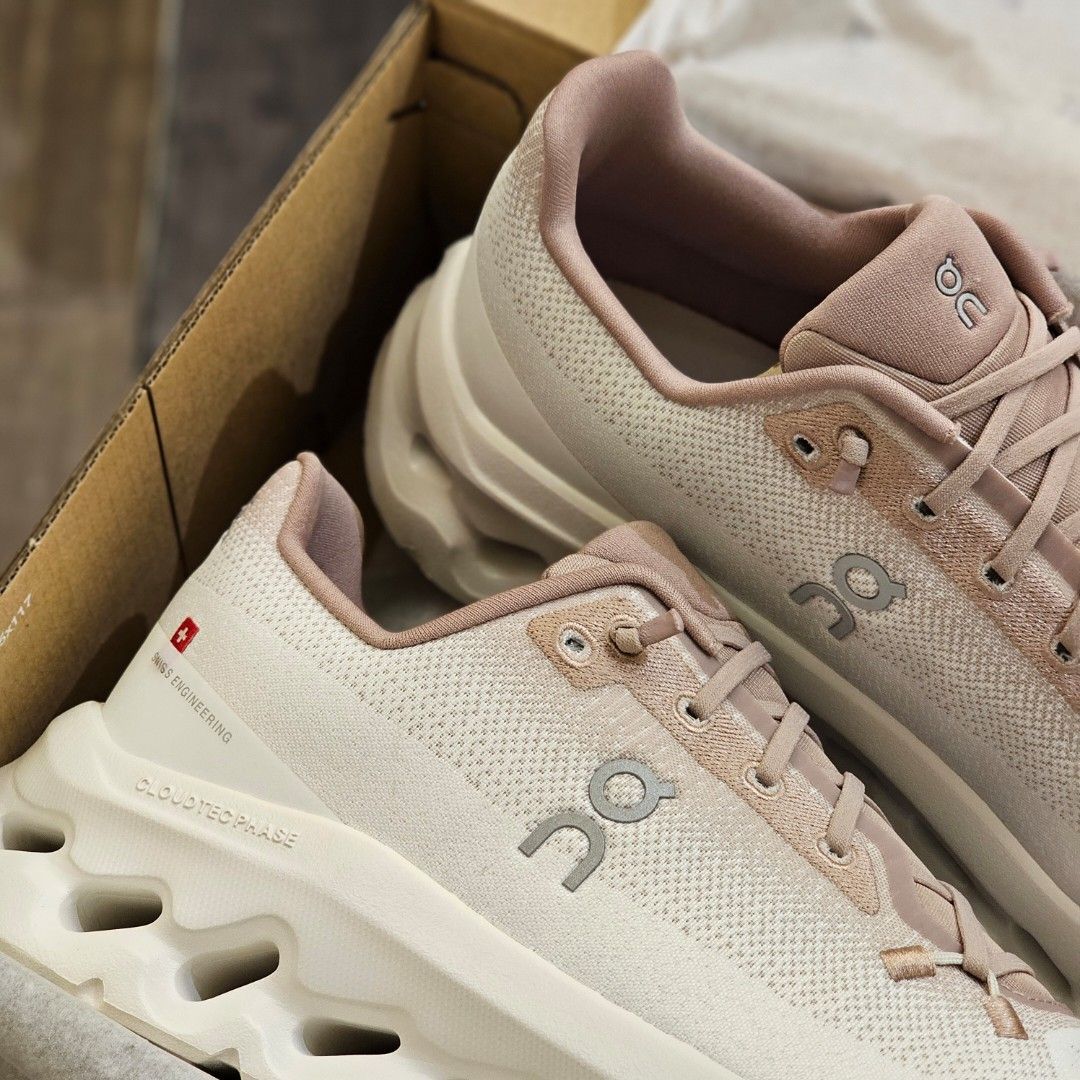 On Cloudtilt Biscuit Ivory (Category: Sneakers) located in Tagaytay City. Submitted by unboxd.it (Listing ID 1466085636, Image 2). Description: ARCHIVE SALE 📦 On Cloudtilt Biscuit Ivory Sizes: 9.5 US W | 26.5 cm Complete with OG box and tags P11,500 ONLY — FIRM NO RESERVATIONS. FIRST TO PAY GETS IT. 💰.