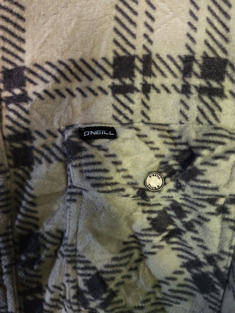 Oneil wool longsleeves (Category: Coats, Jackets and Outerwear) located in Real. Submitted by raphy2019 (Listing ID 1466019932, Image 3). Description: .