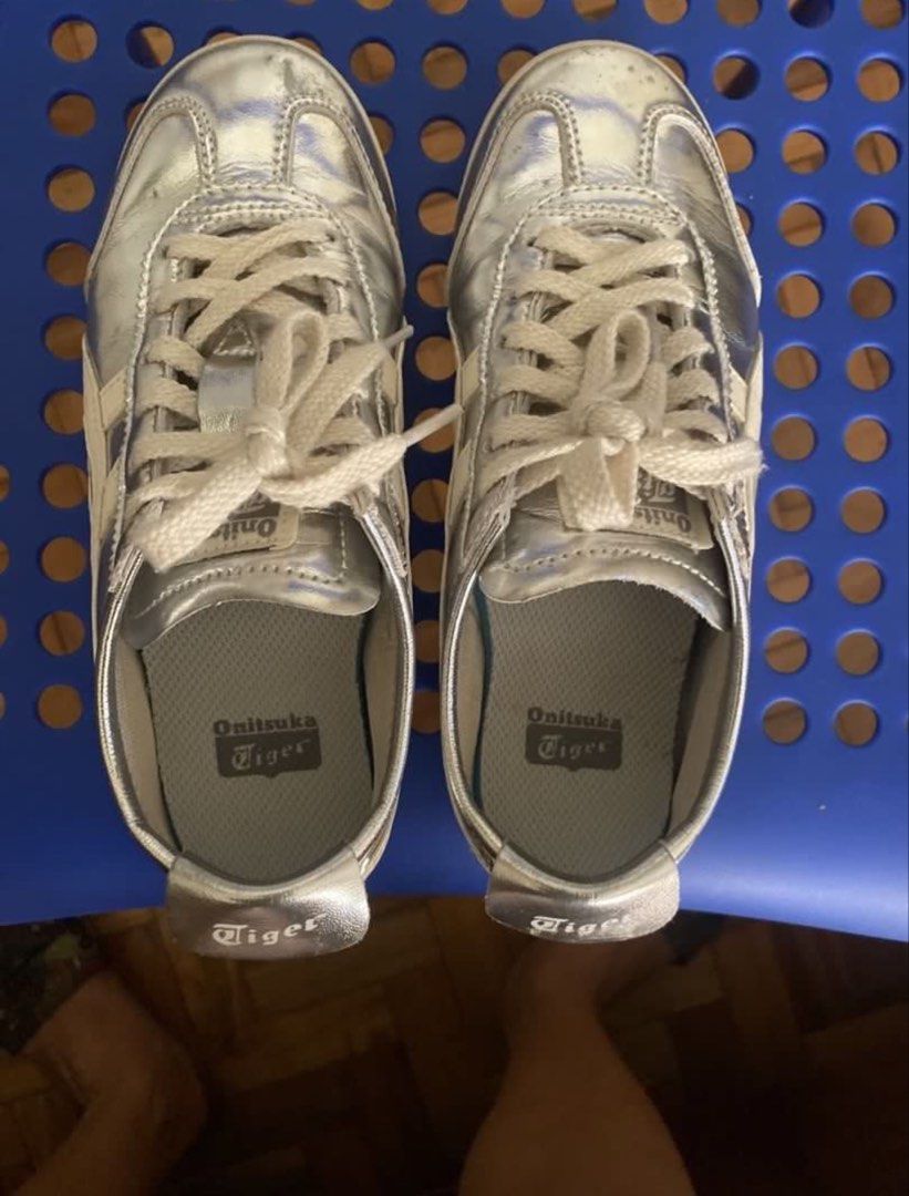 ONITSUKA MEXICO (Category: Slippers and slides) located in Tarlac. Submitted by mvlgstn (Listing ID 1466048494, Image 2). Description: Original Onitsuka Glossy Silver Fits 5-6 women size Flaws seen on pictures Rga: Decluttering .