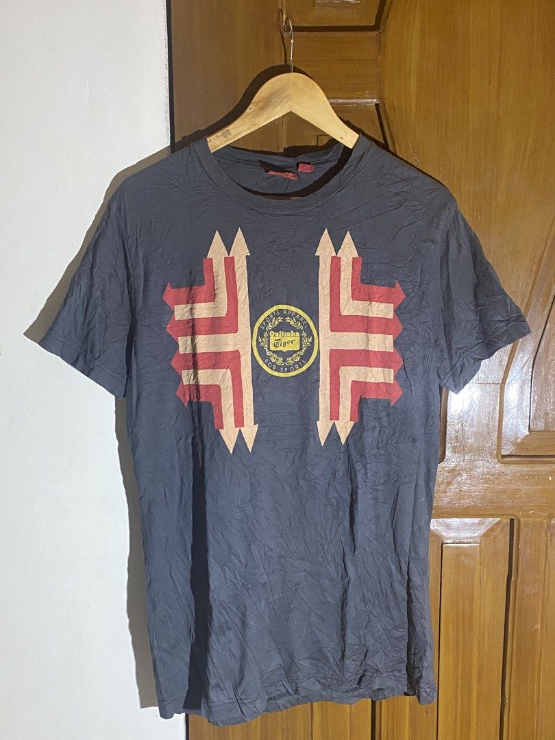Onitsuka tiger (Category: Formal Shirts) located in Davao. Submitted by sellsell2002 (Listing ID 1466095962, Image 1). Description: Onitsuka Excellent condition Need wash only Large actual size.
