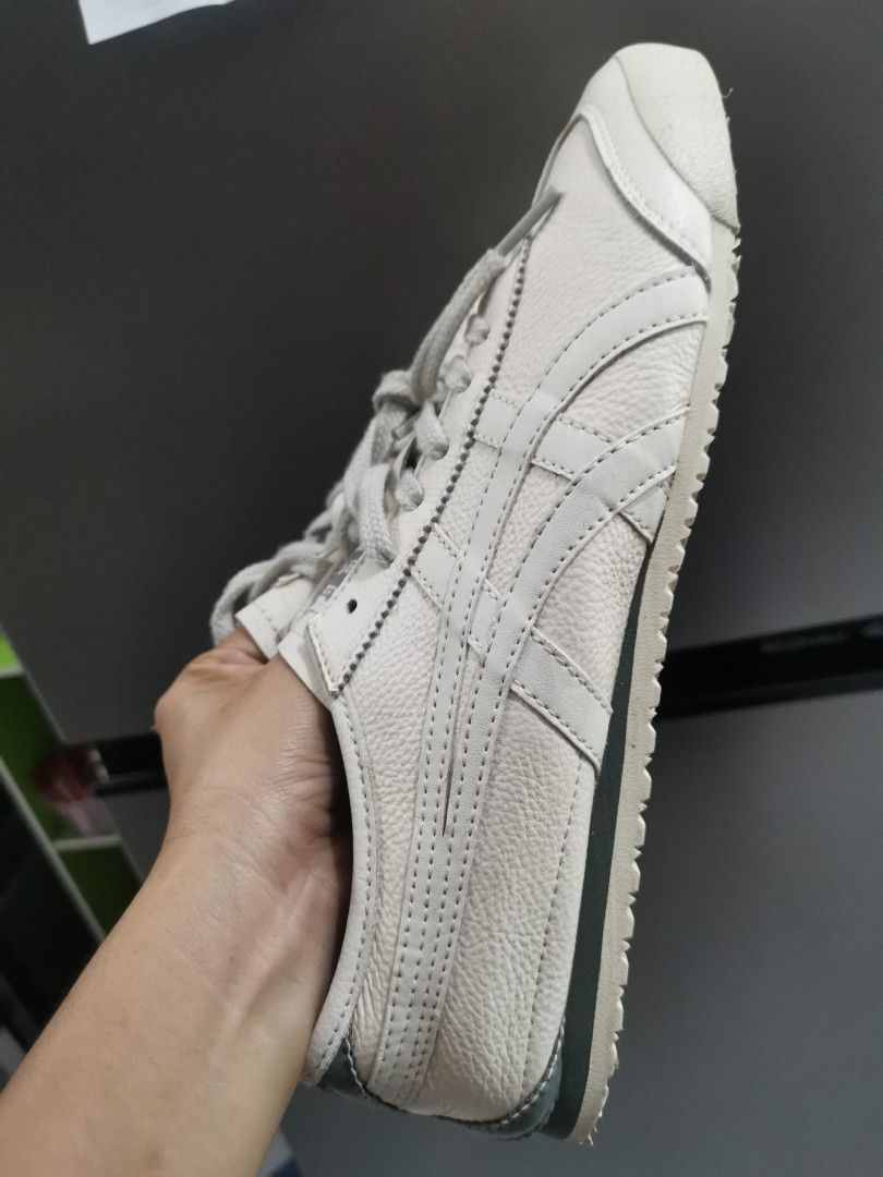 Onitsuka tiger (Category: Sneakers) located in Paranaque City. Submitted by melodybala13770 (Listing ID 1466101642, Image 2). Description: Good as new Ukay.