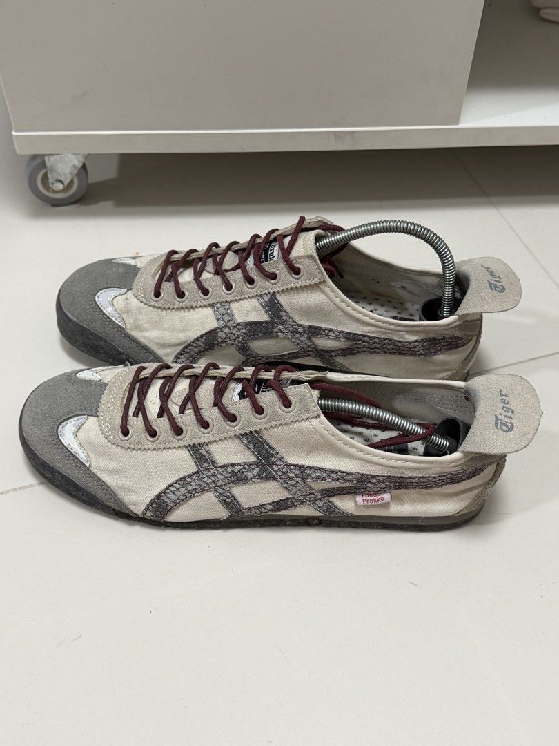 Onitsuka tiger x panda prank size 10.5US (Category: Sneakers) located in Manila. Submitted by az0217 (Listing ID 1466103439, Image 1). Description: Size 10.5US / 44EURO / 27.5CM need cleaning No issue No cod Lalamove or j&t only.
