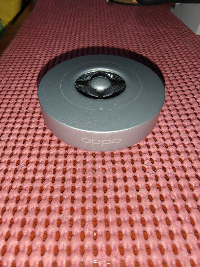Oppo Airvooc 50w Wireless Charger (Category: Chargers & Cables) located in Dasmarinas. Submitted by deparinecarl (Listing ID 1465975330, Image 1). Description: Used on oneplus 13 and 12 Works with magsafe Oneplus/oppo airvooc compatible Supervooc charging brick and cable not included Rfs di nagagamit since mas prefer wired charging Location Dasma 2.5k negotiable.