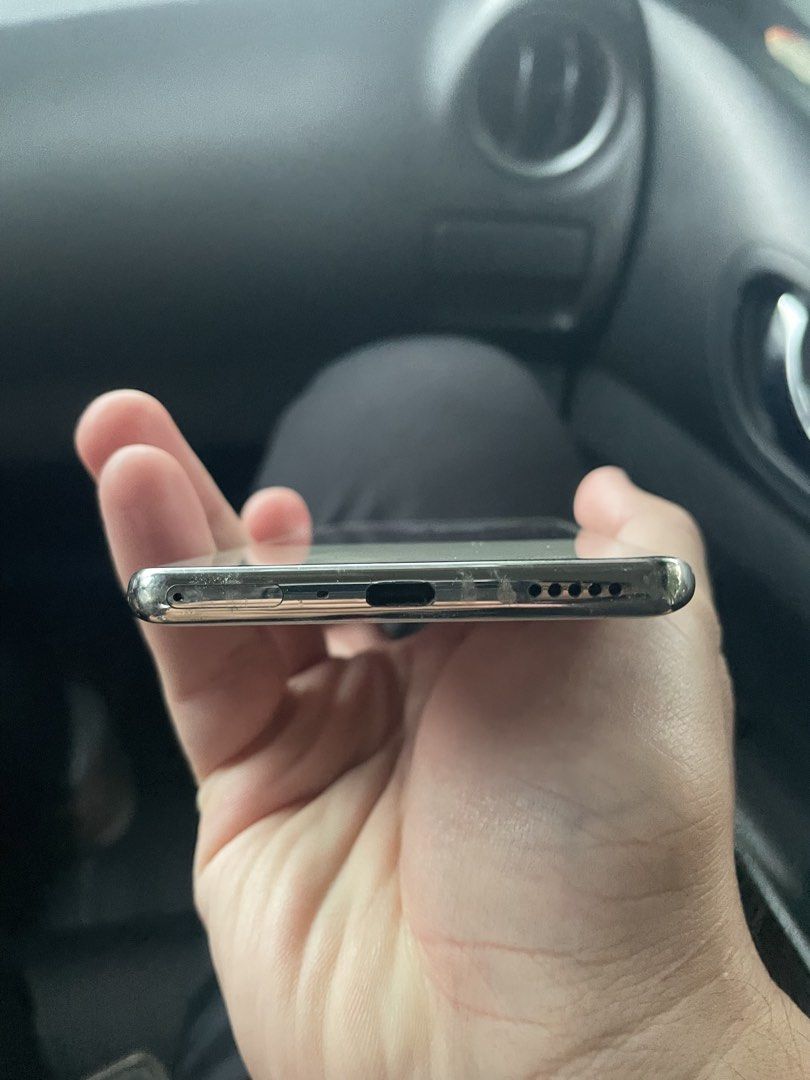 Oppo Reno 11 Pro 5G (Category: OPPO) located in Manila. Submitted by geh.dg (Listing ID 1466125268, Image 3). Description: Charger & Unit only! Issue: may pasag yung glass sa likod pero good and working pa overall.. Pasig or bulacan meetup.